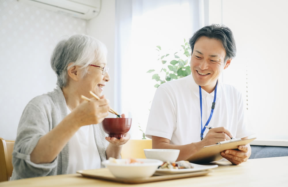 訪問看護の摂食嚥下機能のアセスメントとは│いろいろナース｜看護師の独立と訪問看護を応援するwebメディア